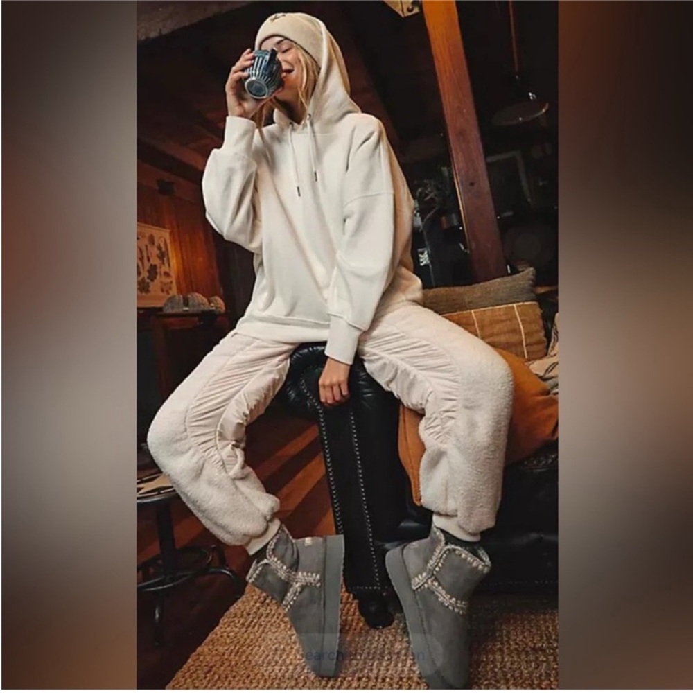 FREE PEOPLE Sundown fleece pants in Ivory Sz S NWOT